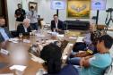 Governador recebe 1ª aluna indígena selecionada para o programa Ganhando o Mundo
