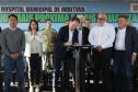 Estado libera R$ 12 milhões para 1º hospital de Imbituva e entrega matrículas de 171 casas