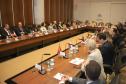 Representantes de 39 países: Piana apresenta potencial do Paraná ao Corpo Consular