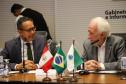 Vice-governador Darci Piana apresenta Caminhos do Peabiru ao embaixador do Peru