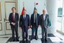 Vice-governador Darci Piana apresenta Caminhos do Peabiru ao embaixador do Peru