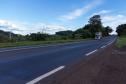 A logística do Sudoeste do Paraná vai ganhar um salto em qualidade nos próximos anos. O governador Carlos Massa Ratinho Junior iniciou nesta sexta-feira (13), por Pato Branco, uma extensa agenda voltada à melhoria da infraestrutura da região. Na cidade, ele assinou a ordem de serviço para dar início às obras de revitalização da PRC-280, agora na ligação até Clevelândia, e também lançou o edital para dar continuidade à construção do Contorno Noroeste de Pato Branco.   ”Estamos falando de investimentos que pa
