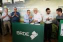 BRDE repassa recursos de incentivos fiscais para projetos sociais no Show Rural