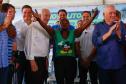 Governo entrega título de domínio de área onde vivem 350 famílias em Pontal do Paraná