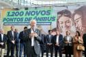 Estado vai distribuir 1.200 novos abrigos para pontos de ônibus em 30 cidades paranaenses