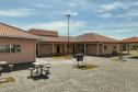 Com piscina e mobília, Ratinho Junior inaugura Condomínio do Idoso de Arapongas