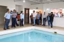 Com piscina e mobília, Ratinho Junior inaugura Condomínio do Idoso de Arapongas