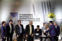 PRESENÇAS – Participaram da abertura do evento o vice-governador Darci Piana; os ministros do Tribunal de Contas da União (TCU) Otto Alencar Rodrigues e Weder de Oliveria; e do Tribunal Superior do Trabalho (TST), Douglas Alencar Rodrigues; o presidente do TRT-PR, Célio Horst; o presidente do TRF4, João Batista Silveira Pinto; o secretário estadual da Justiça e Cidadania, Valdemar Bernardo Jorge; e o deputado federal Arthur Maia. GALERIA DE IMAGENS 