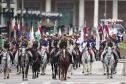 203 anos da Independência: 6,5 mil pessoas desfilam no 7 de Setembro em Curitiba