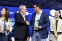 Ratinho Junior recebe Troféu Ocepar por contribuição ao cooperativismo paranaense