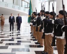 O vice-governador Darci Piana recebe o embaixador da Nova Zelândia, Chris Langley