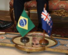 O vice-governador Darci Piana recebe o embaixador da Nova Zelândia, Chris Langley