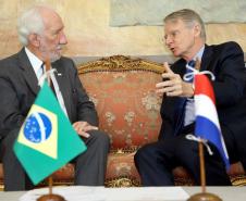 Paraná quer ampliar parcerias comerciais e inovação com a Holanda