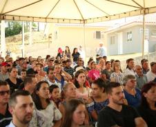 Famílias de Rio Azul recebem as chaves da casa própria