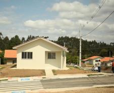 Famílias de Rio Azul recebem as chaves da casa própria