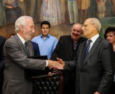 Paulo Pimentel recebe homenagem de universidades estaduais