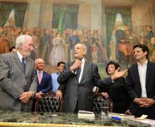 Paulo Pimentel recebe homenagem de universidades estaduais