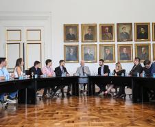 Governo do Paraná amplia diálogo com a juventude