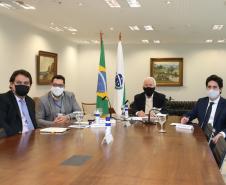 Paraná e Mato Grosso do Sul firmam acordo para ampliar malha ferroviária
