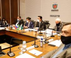 Governo do Paraná assina memorando técnico com a Rússia para estudar vacina