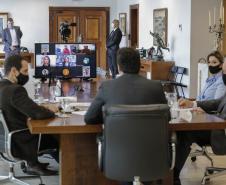 Governo e Klabin discutem reforma de colégio em Telêmaco Borba