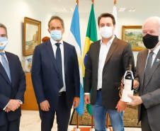 Governador apresenta corredor bioceânico a embaixador da Argentina