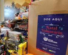 Natal Voluntário arrecada brinquedos e alimentos para instituições