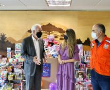 Natal Voluntário arrecada brinquedos e alimentos para instituições