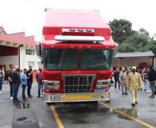 Caminhão de modelo americano é entregue ao Corpo de Bombeiros de São José dos Pinhais