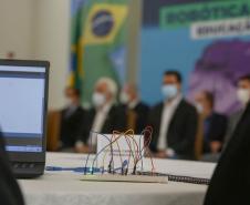 Programa Robótica Paraná leva aulas de programação a alunos das escolas estaduais
