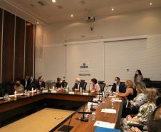Paraná firma parceria com Governo Britânico para ensino de inglês nas escolas públicas