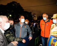 Primeira apresentação do Natal no Palácio Iguaçu é um espetáculo de fogos, luzes e música