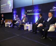 Governador em exercício destaca ações do Estado para expansão do setor na Expo Turismo