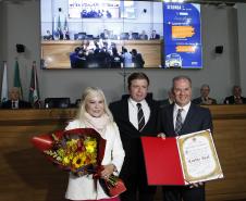 Piana acompanha homenagem ao empresário Carlos Beal, presidente da Apras