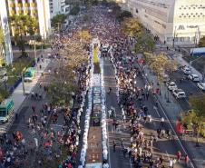 Com a presença do governador, celebração de Corpus Christi reúne 90 mil pessoas em Curitiba