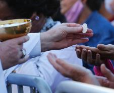 Com a presença do governador, celebração de Corpus Christi reúne 90 mil pessoas em Curitiba