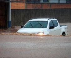 Governador em exercício decreta situação de emergência em quatro regiões por conta das chuvas