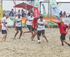 Futebol das Estrelas reúne veteranos paranaenses nas areias de Caiobá 