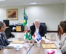 Vice-governador recebe livro que narra 50 anos da relação de irmandade entre Paraná e Hyogo