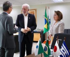 Vice-governador recebe livro que narra 50 anos da relação de irmandade entre Paraná e Hyogo