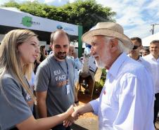 Darci Piana exalta importância da agroindústria do Paraná durante visita à ExpoUmuarama