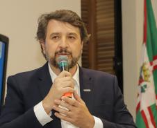 Na Ocepar, governador destaca a importância das cooperativas para o Paraná