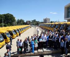 Governador entrega mais 173 ônibus escolares para a rede pública do Paraná