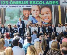 Governador entrega mais 173 ônibus escolares para a rede pública do Paraná