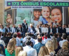 Governador entrega mais 173 ônibus escolares para a rede pública do Paraná