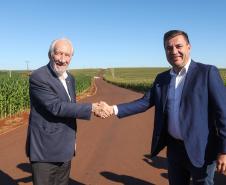 Piana inaugura obras de pavimentação, praças e anuncia novos investimentos para Jesuítas