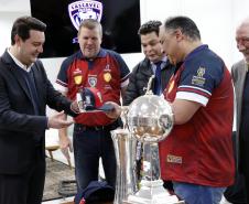 Governador parabeniza atletas e dirigente do Cascavel Futsal, bicampeão da Libertadores