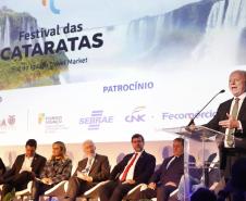 Governador apresenta potenciais turísticos do Paraná na abertura do Festival das Cataratas