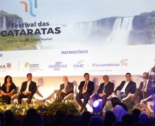 Governador apresenta potenciais turísticos do Paraná na abertura do Festival das Cataratas