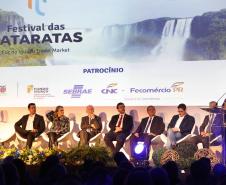 Governador apresenta potenciais turísticos do Paraná na abertura do Festival das Cataratas